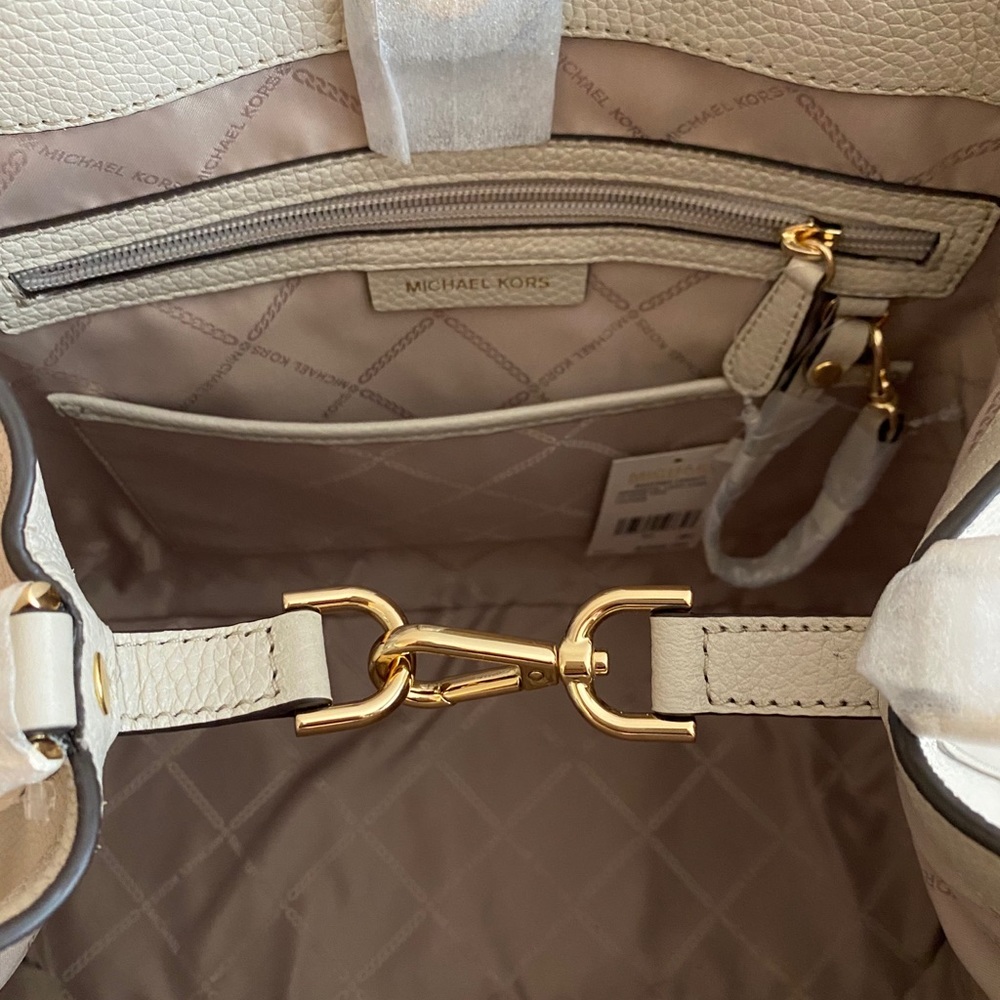 ❌Sold❌ Michael Kors Bedford Legacy Large Leather Tote - Picture 11 of 12